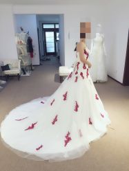 lisamoon礼慕纱婚纱礼服高级定制-Lisamoon礼慕纱婚纱礼服高级定制