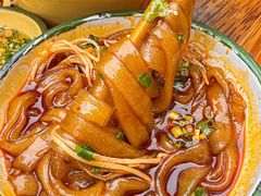 -拈签一笑黄牛肉辣卤串串