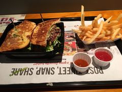 -The Habit Burger Grill 哈比特汉堡(复兴soho店)