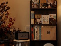 -Café Monson