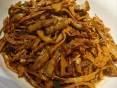 -俏湖兰·辣椒炒个肉(海沧店)