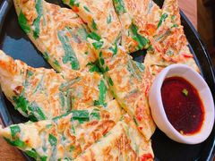海鲜葱饼-明洞阿姨·韩式酱蟹烤肉·创意料理(三元桥店)
