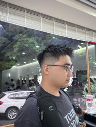 -MARTIN'S BARBER SHOP男士理发馆