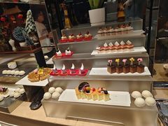 -荣誉国际酒店-云顶旋转餐厅