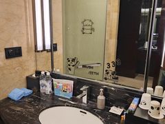 -成都保利公园皇冠假日酒店(熊猫基地店)