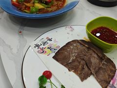 -三江源美食城