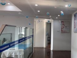 -蕾特恩专业祛痘皮肤管理