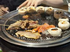 -围炉肉舍•炭烤活鳗•丹东海鲜烤肉(步行街店)