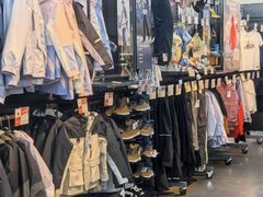 -迪卡侬(苗岭路店)