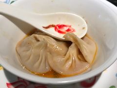蟹粉小笼包-老头儿油爆虾·知味杭州(爱琴海购物中心)