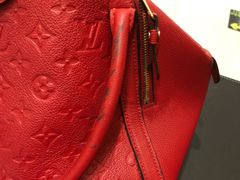 -爱革·奢品·鞋包·衣物·家居(金桥国际商业广场店)