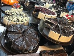 -席娜卡琳火车铁道夜市