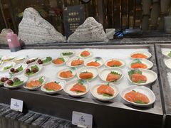 -雍容荟活帝王蟹活龙虾自助(苏宁旗舰店)