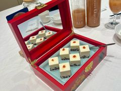 -品海楼·大连海胆锅贴馆(东港店)