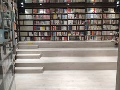 -钟书阁(群光广场店)