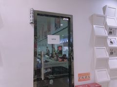 -首脑美容美发化妆美甲培训学校(龙岗校区)