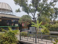 -茅草房·河畔园林火锅