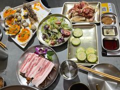 -围炉肉舍•炭烤活鳗•丹东海鲜烤肉(步行街店)