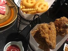 薯条炸鸡拼盘-猪啊牛呀羊啊铜盘烤肉(正大广场店)