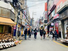 -梨大女人街