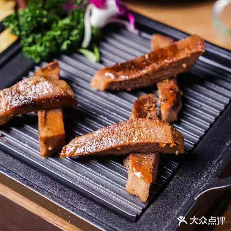 又点了几个菜。吃得还算不错！