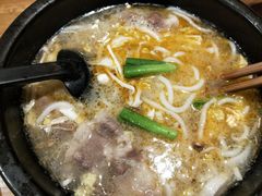 -花馬肆.云南过桥米线(汉神购物广场现场熬汤店)