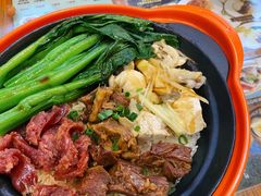 经典三拼煲仔饭-香港新记茶餐厅(湖墅南路店)