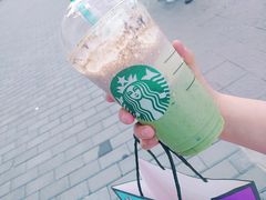 -星巴克(西安曲江银泰店)