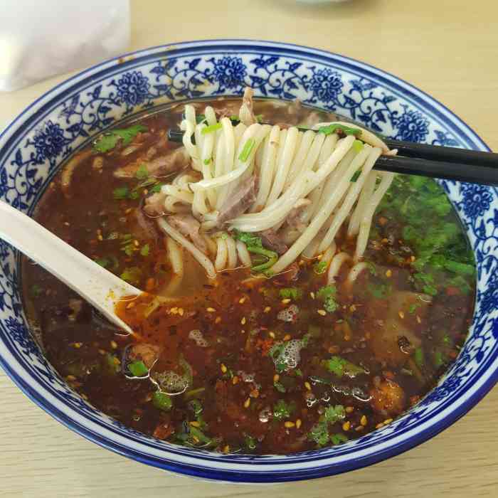 张拉拉兰州手撕牛肉面(紫乐路店)-"跟老弟游完泳出来无意发现家附近的