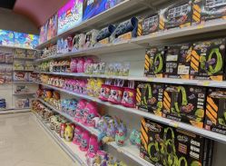 -卡通派潮品玩具折扣仓(青岛新城吾悦广场店)