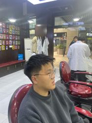 点击看大图 -Barber潮先生男士理发店