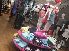 -优衣库(深圳万象天地旗舰店)