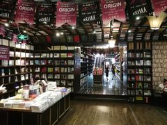 -钟书阁(松江泰晤士小镇店)