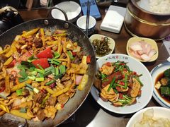 -富正毅三下锅·湘西韵味(天门山索道店)