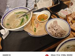 -云阿蛮云南生烫牛肉米线(奉贤路店)