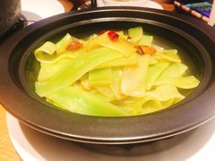 香嗜青笋煲-马仕玖煲·融合菜·酥不腻烤鸭(人大店)
