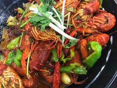 -虾弄弄海派小龙虾·牛羊蝎子火锅