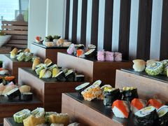 -亚洲国际大酒店·云顶阁旋转自助餐厅