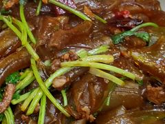 香菜肉丝粉皮-八张桌子(老店)