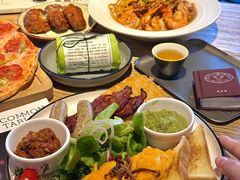 -Common Table · Brunch & Coffee