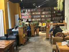 -房角石咖啡与书(吉大南校店)