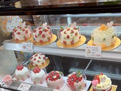 -花花卷卷·鲜食蛋糕(静安久光百货店)