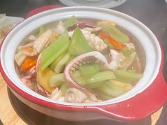 西芹啫鱿鱼-鹊玥·粤菜小馆(汇智国际商业中心店)