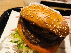 -The Habit Burger Grill 哈比特汉堡(复兴soho店)