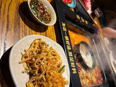 -老牌坊云南鱼豆花火锅(爱建店)