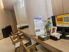 -灸春堂·艾灸·痛症·整脊连锁(之江银泰店)