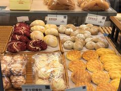 -顶东面包花园·生日蛋糕(世博店)