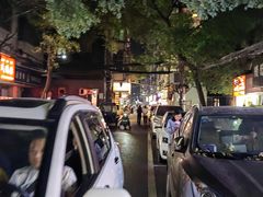 -爆炸头阿姨小四川正宗川味小吃(无任何分店)