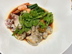 -红鼎豆捞·非遗鲍皇汤火锅(宝丰路店)