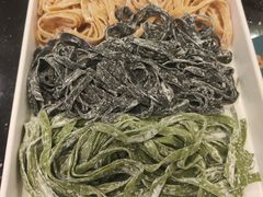 自家制有机三色面-一哥澳门豆捞 · 十七年经典澳门火锅(四季天地店)